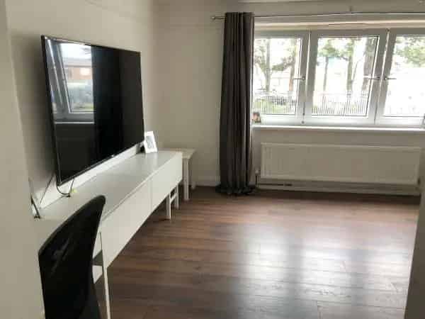 2 Bedroom Property Outside London