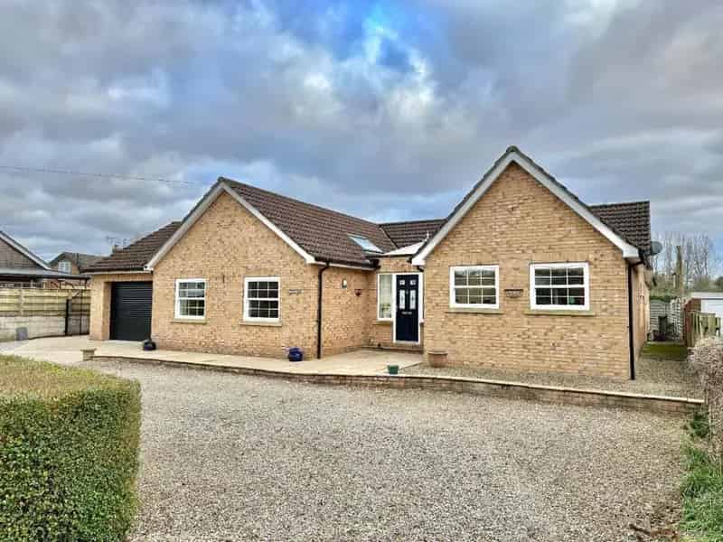 4 Bed Detached Bungalow for Sale