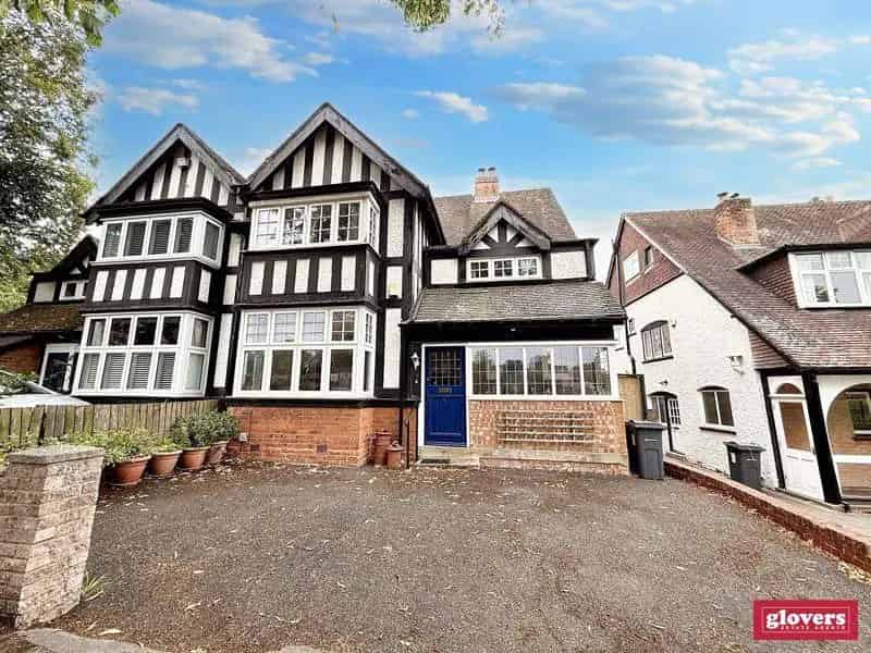 4 Bedroom Semi-Detached House for Sale