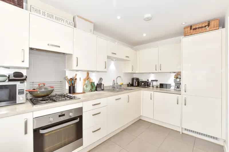 3 Bedroom Semi Detached House For Sale Near Folkestone Station