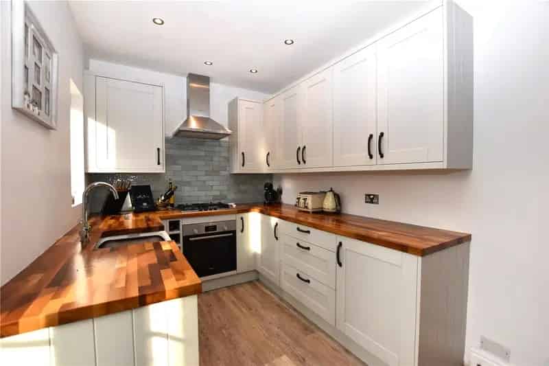 Extended Two Bedroom Semi Detached House Near Yeadon Tarn