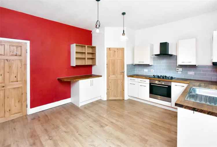 House For Sale in Leeds, England