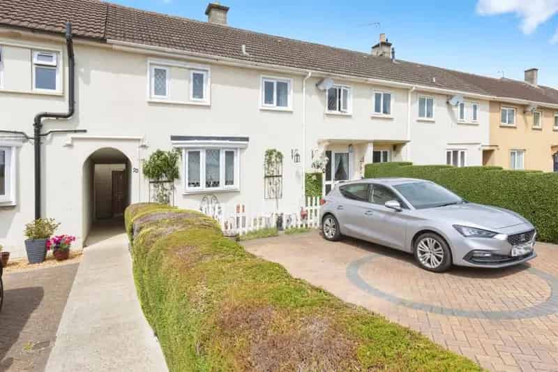 3 Bed Terraced House Beautiful Garden Off Street Parking