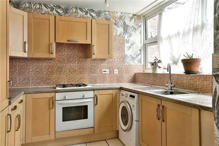 Flat For Sale in Este Road, London, England