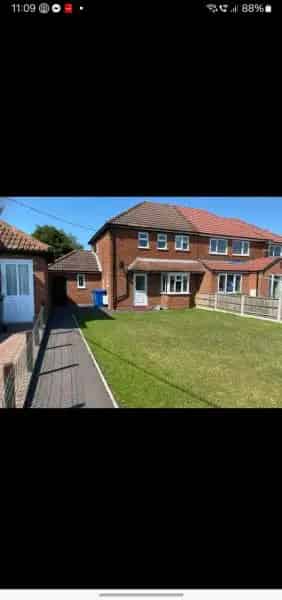 House with Garden and Separate Dining Room