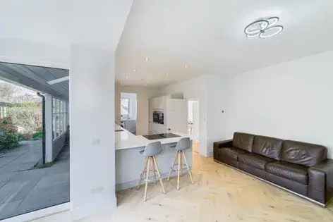 4 Bedroom Detached House in Aberdeen West End