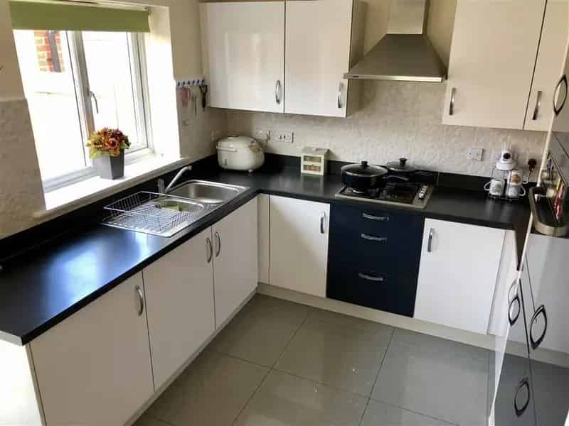 Four Bedroom Detached Family Home with Garden and Garage