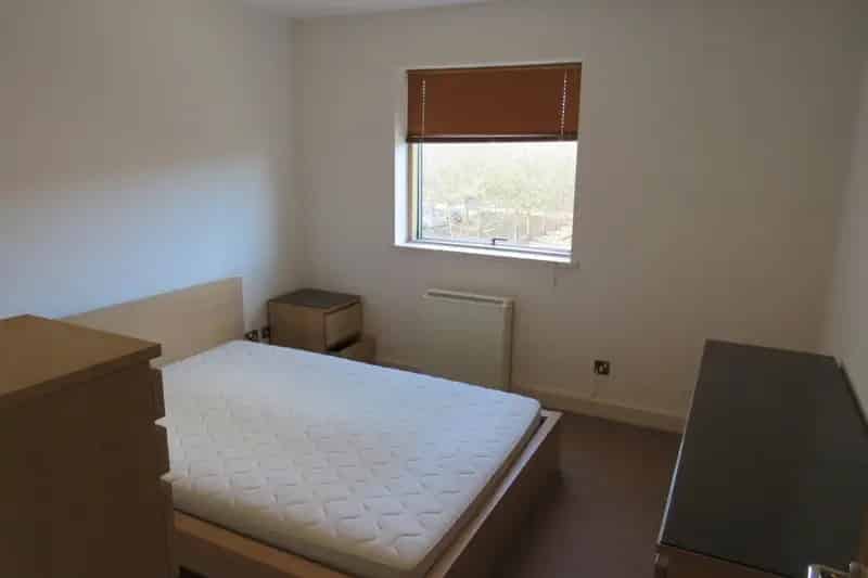 One Double Bedroom Apartment near Cardiff Bay City Centre