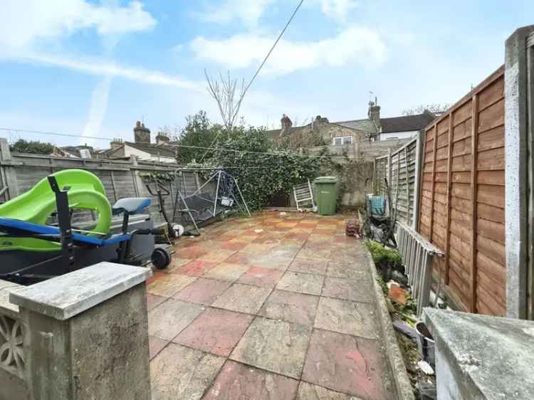 3 Bedroom Mid Terrace House For Sale London E13