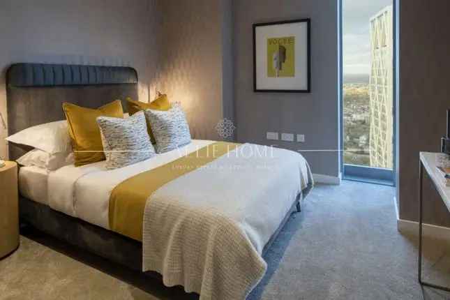 Flat for sale in Canary Wharf, London E14