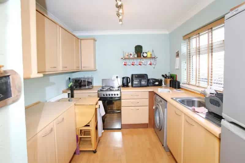 2 Bedroom End Terrace House For Sale
