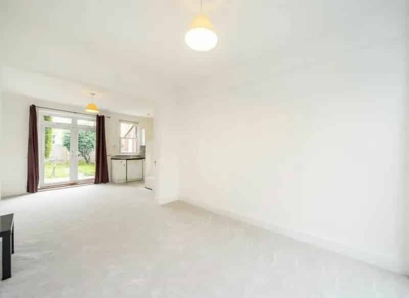 3 Bedroom 2 Bathroom Refurbished House For Rent