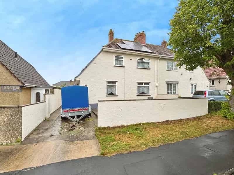3 Bedroom Semi-Detached House For Sale - No Onward Chain