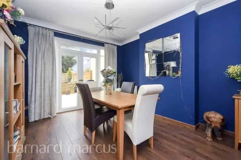 5 Bedroom Family Home Near Worcester Park Station