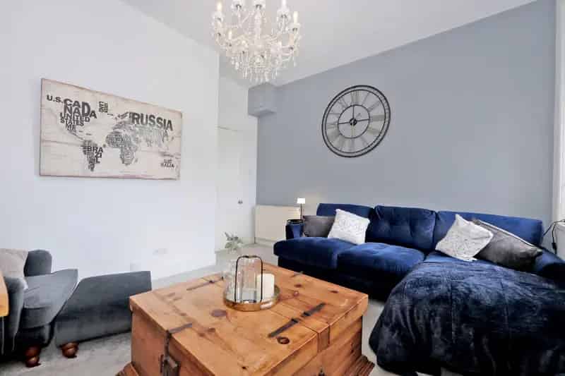 One Bedroom Top Floor Flat in West End Granite Tenement