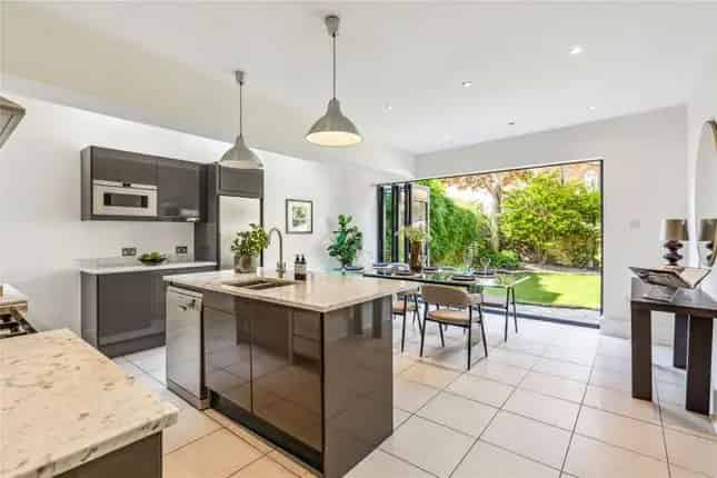 5 Bedroom Edwardian House Alfriston Road SW11