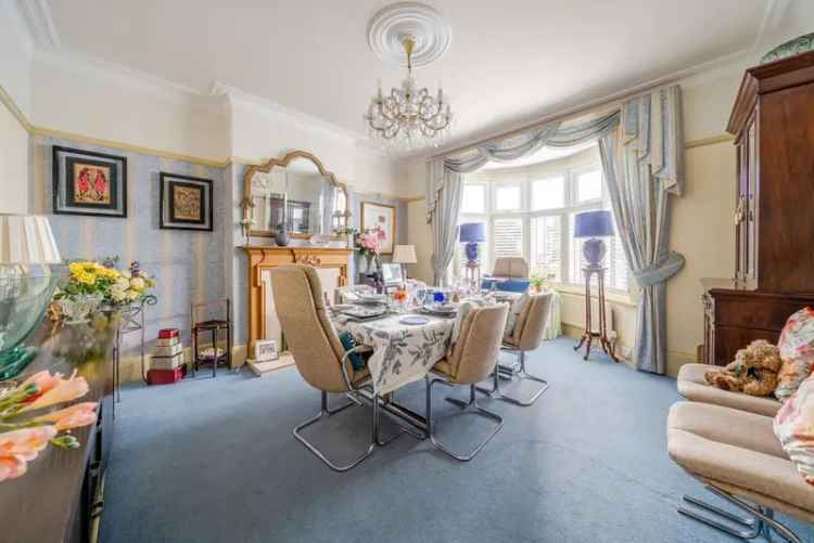 Five Bedroom Family Home Near South Norwood Lake