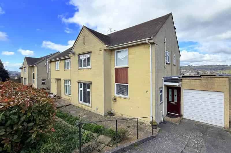 4 Bedroom Semi-Detached House for Sale