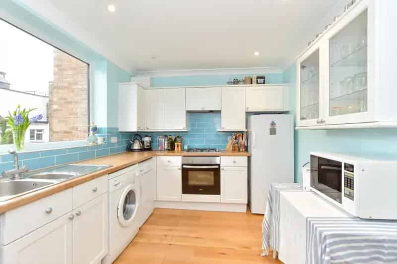 Refurbished 3-Bedroom Townhouse with Roof Terrace and Parking