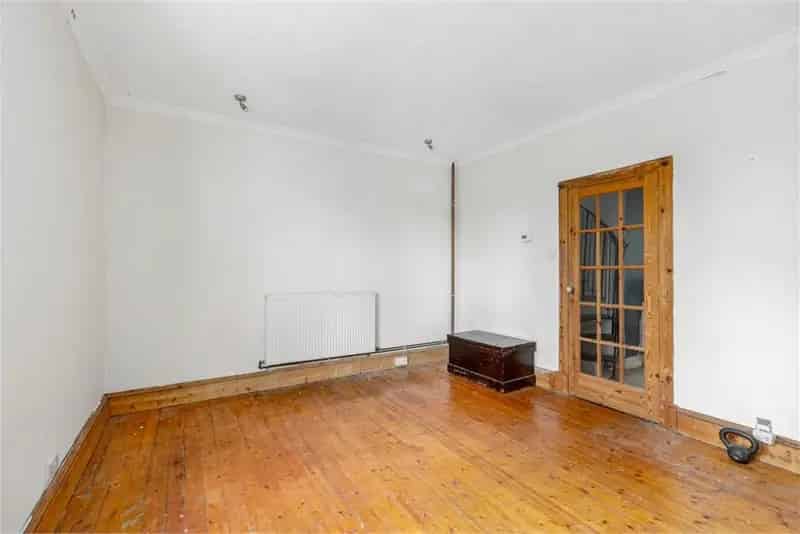 1 Bed Flat - Others with 1 Reception Room