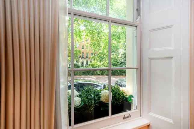 Flat for sale in Montagu Square, London W1H