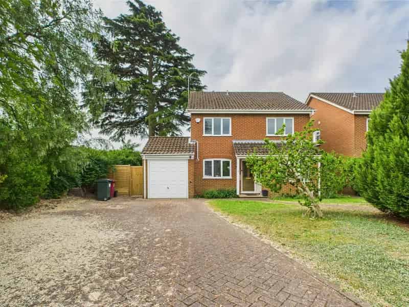 House For Sale , Parkside Road, Reading, England