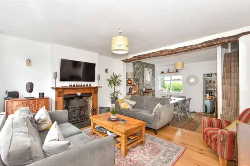 2 Bedroom Victorian Semi-Detached House for Sale