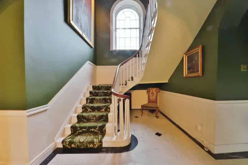 7 Bedroom Georgian House with Coach House  - Refurbishment Opportunity
