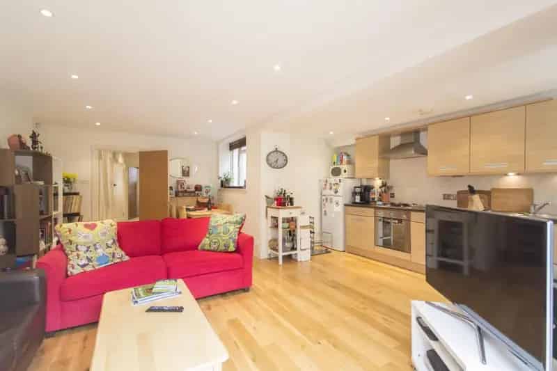 2 Bedroom Flat House to Rent Clapham