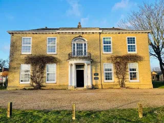 Large Former Hospital Building For Sale