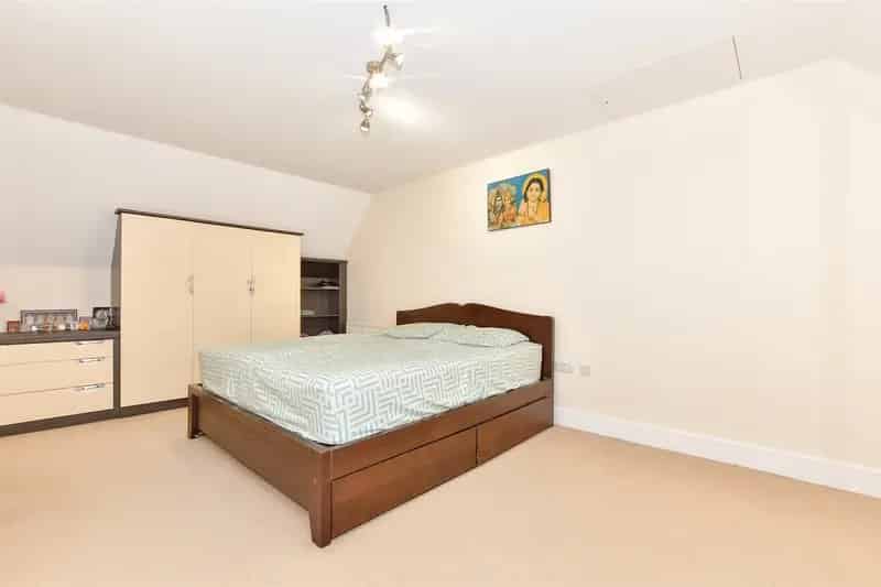 4 bedroom town house for sale