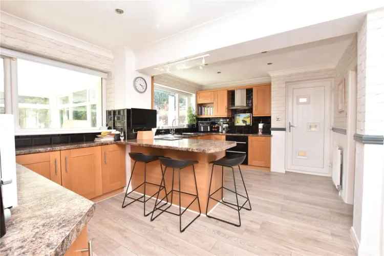 House For Sale in Leeds, England