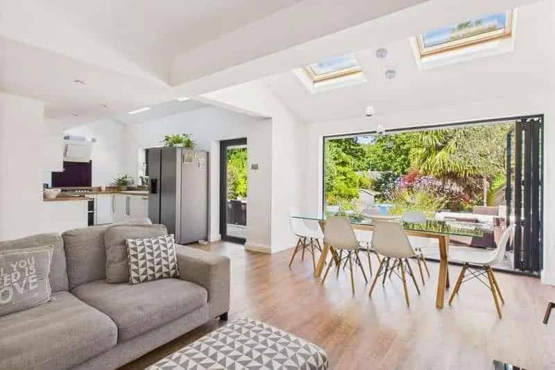 4 Bed House for Sale Near Schools and Shops