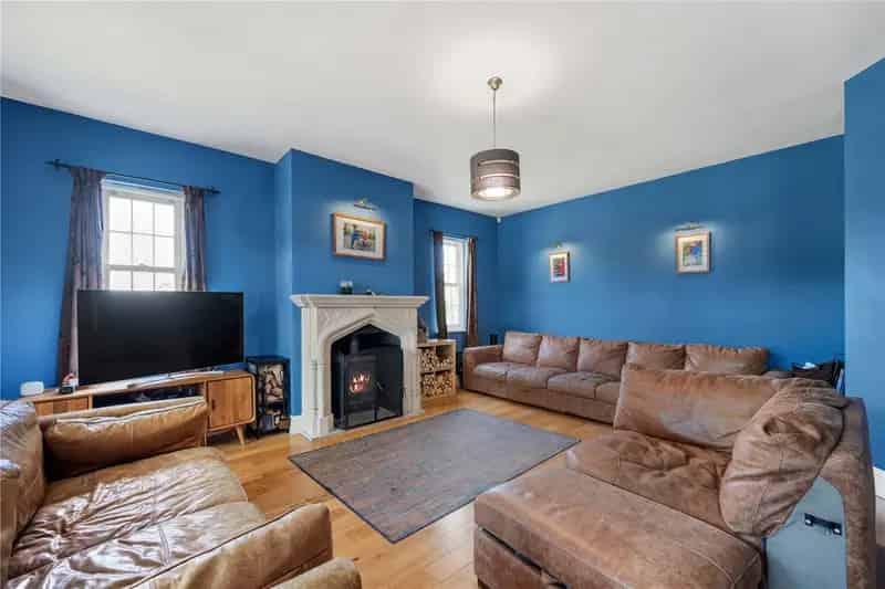 5 Bedroom Detached House with Stunning Views and Large Garden