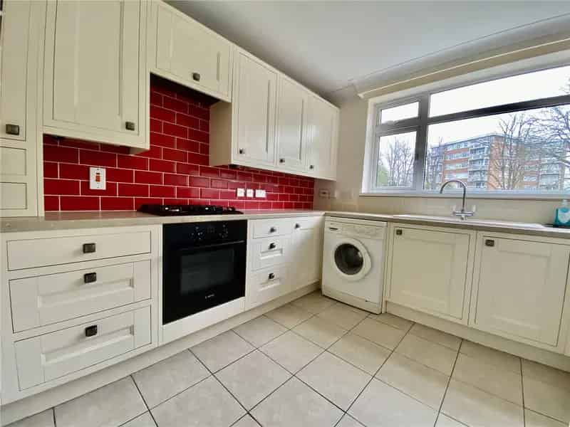 3 Bedroom Bournemouth Apartment Near Beach