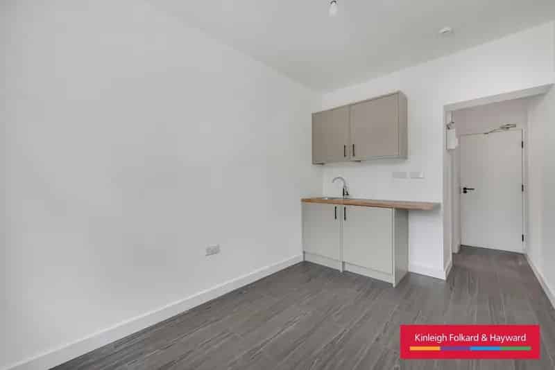Refurbished Studio Apartment Modern Kitchen and Bathroom