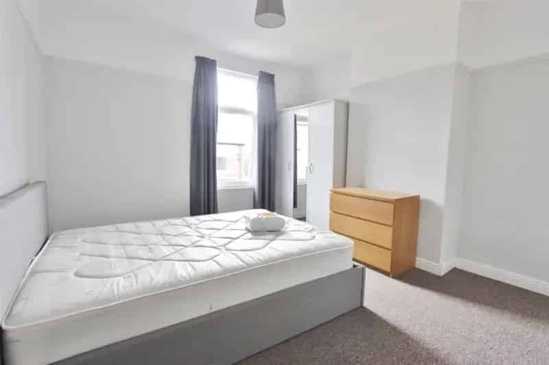 3 Bedroom House To Let Near Crookes Valley Park