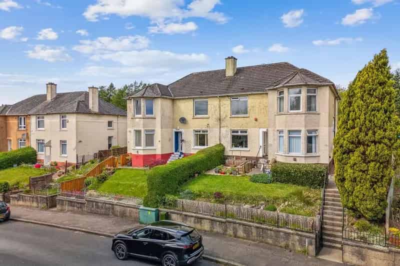3 Bedroom Flat for Sale in Pollokshaws