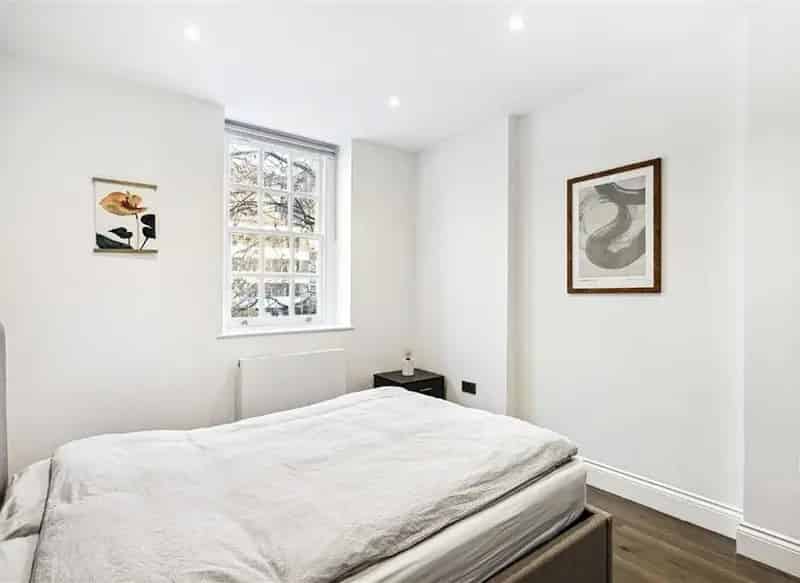 One Double Bedroom Grade II Listed Lutyens Property