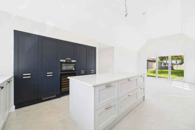 4 Bedroom Detached House with Paddock for Sale