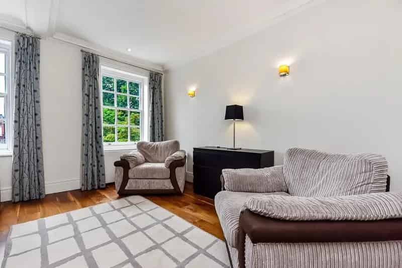 3 Bedroom Apartment near Baker Street and Bond Street