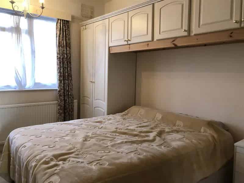 2 Bedroom Apartment Hendon - Available April 11th 2025