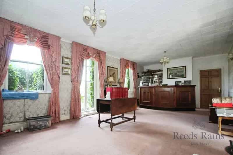 4 Bedroom Detached House For Sale Modern Auction No Onward Chain