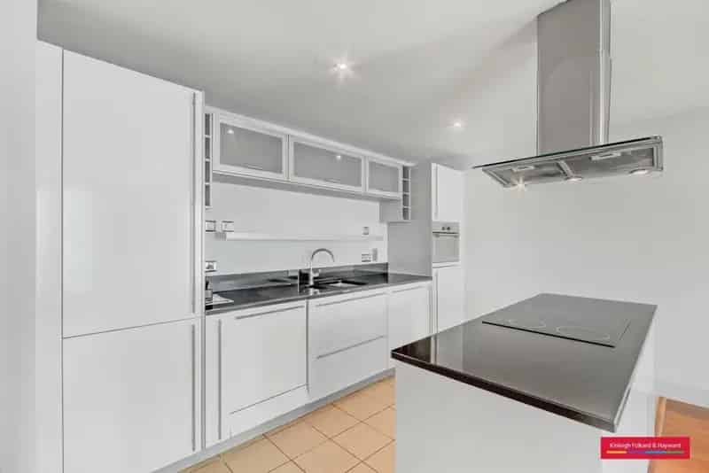Bright Modern 2-Bed 2-Bath Apartment Near Swiss Cottage Station