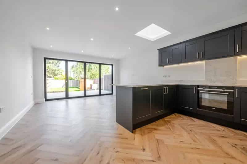 Three Bedroom House Near Gordon Hill Station