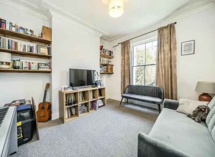 One Bedroom Victorian Conversion near London Fields