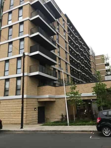 Spacious Three Bedroom Flat near Ilford Station