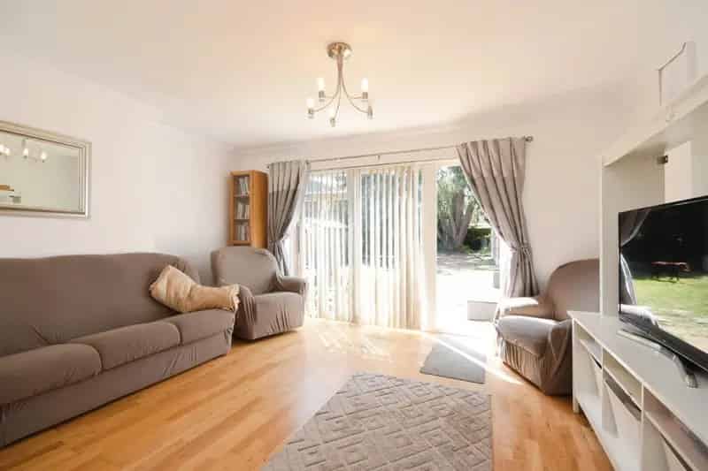 3 Bed Semi Detached House Ample Parking Large Garden