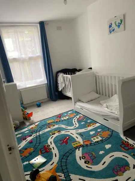 Flat For Rent in Southend-on-Sea, England