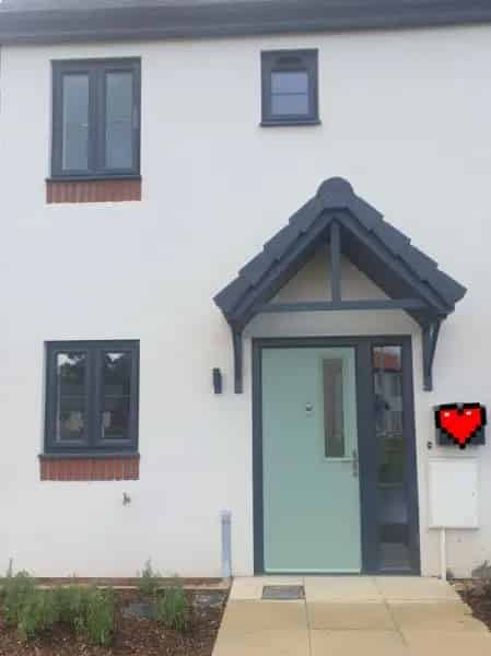 2 Bedroom House with Garden and Parking